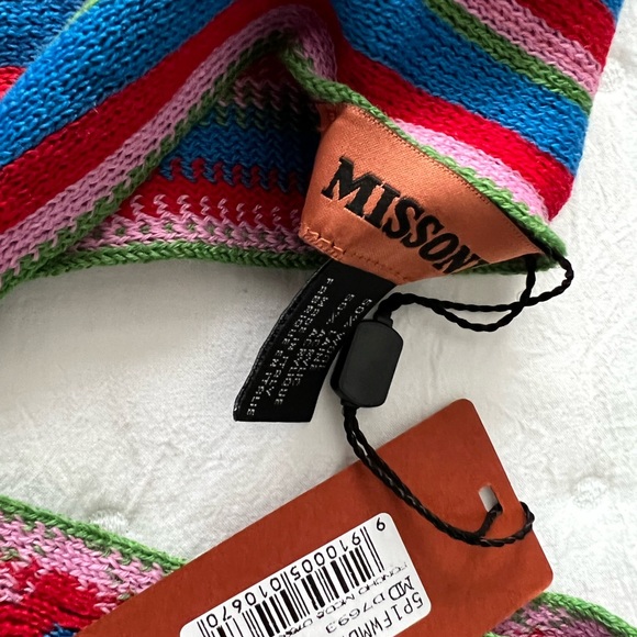 Missoni shawl/poncho/cape/cover up - Picture 3 of 7